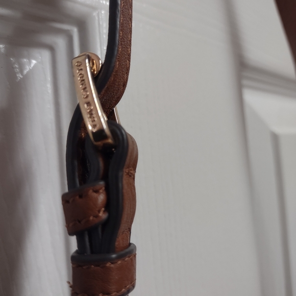 Vince Camuto Brown  pebbled leather  crossbody / Purse - Picture 8 of 16